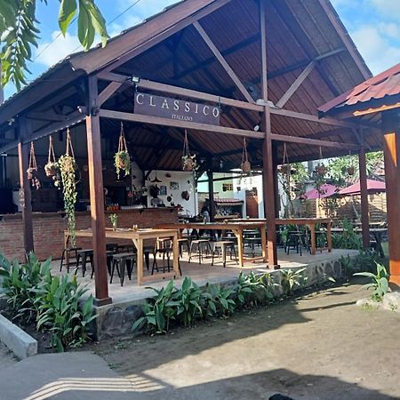 Classico Italiano Bed and Breakfast Gili Air Exteriör bild