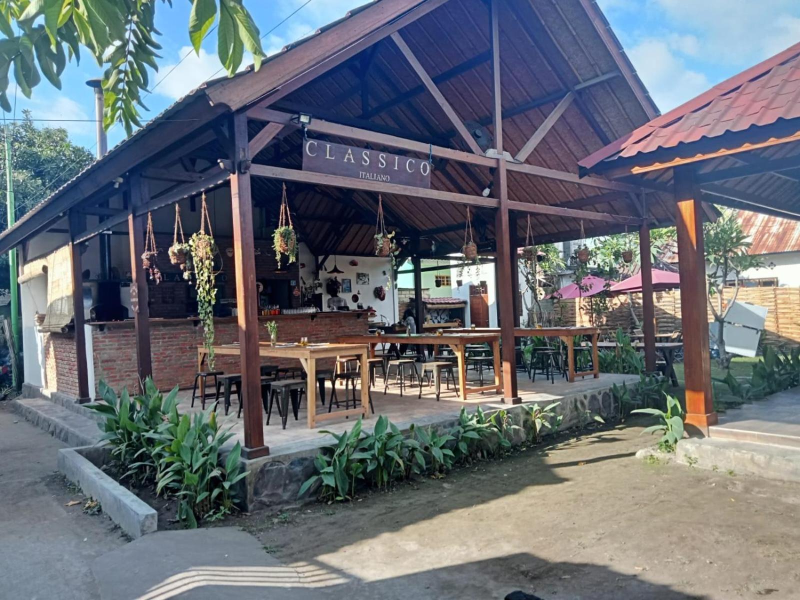 Classico Italiano Bed and Breakfast Gili Air Exteriör bild